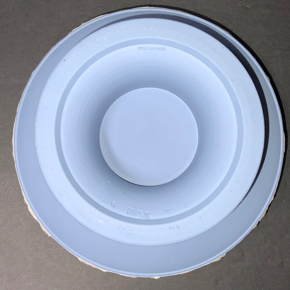 WEDGWOOD Blue Jasperware Augur’s Imperial Centerpiece Bowl Footed Vase - EUC! - Picture 6 of 9
